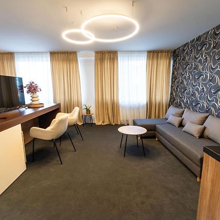 Hotel Zemplin Требишов Экстерьер фото