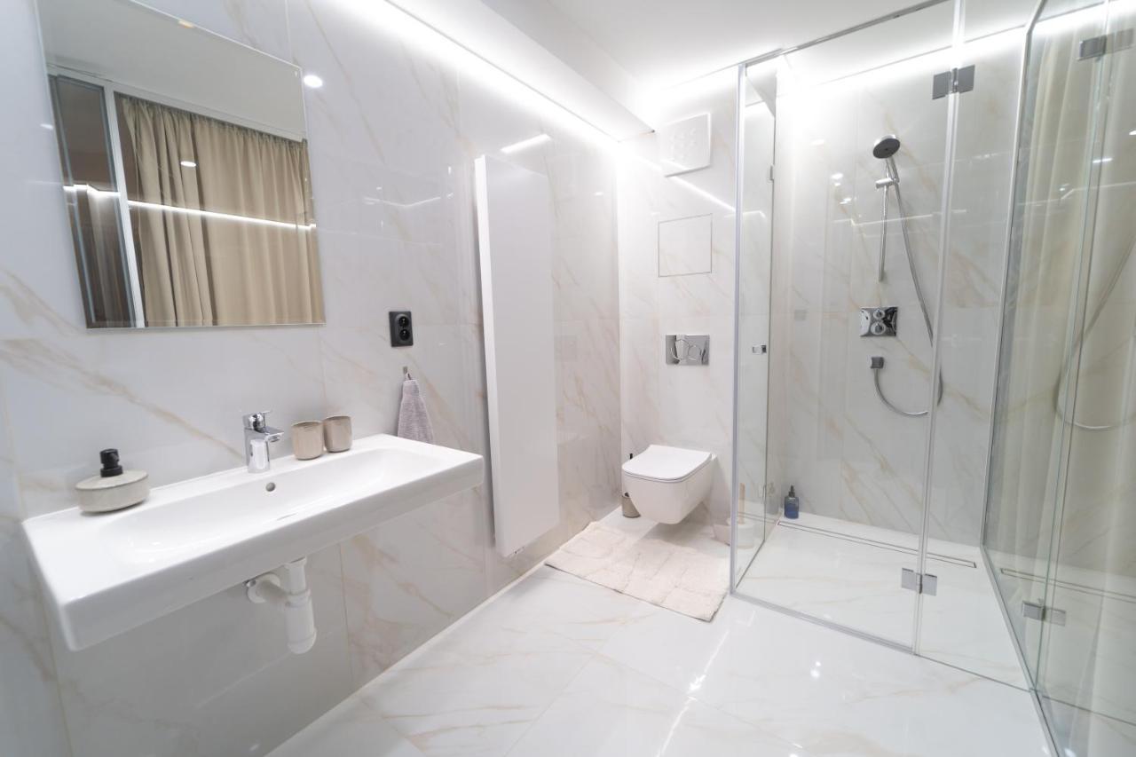 Hotel Zemplin Требишов Экстерьер фото