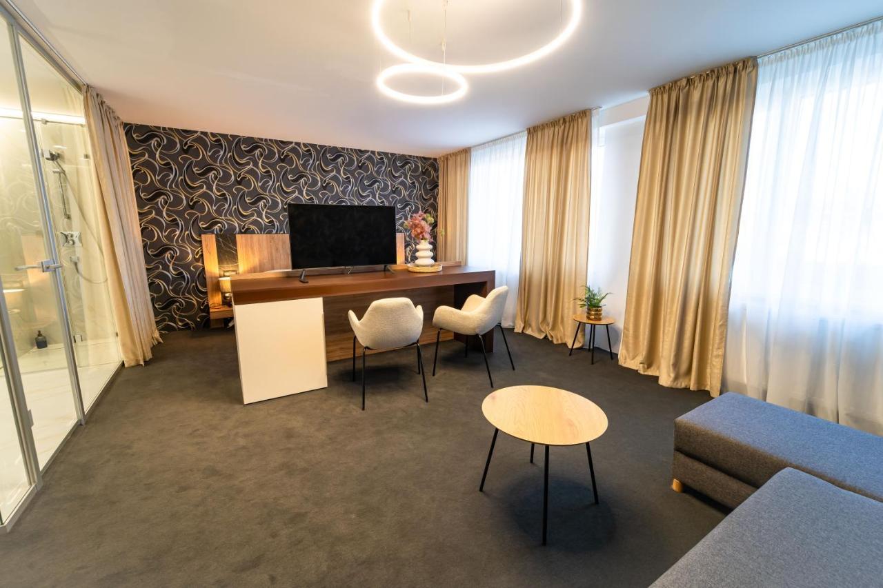 Hotel Zemplin Требишов Экстерьер фото